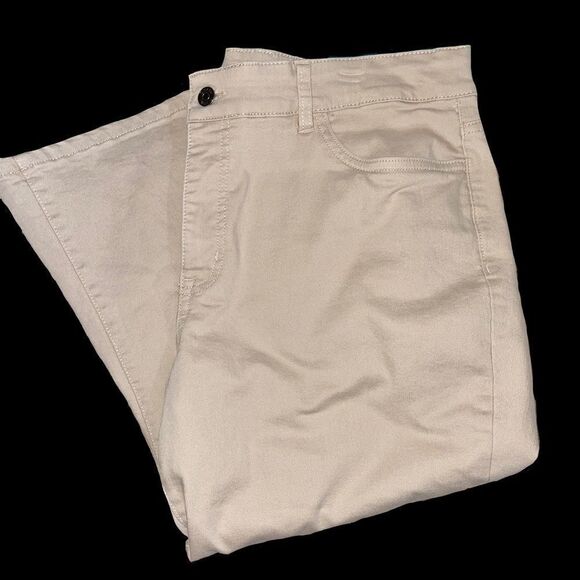 CHAPS Wide-Leg Capris  - Picture 1 of 4